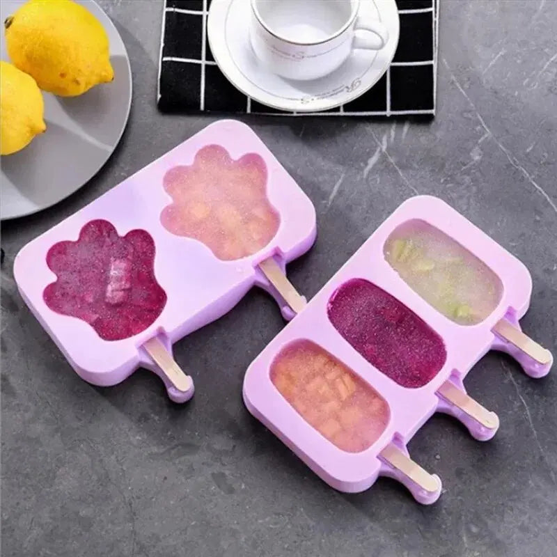 Silicone Ice Cream Mold Popsicle Siamese Molds with Lid DIY Homemade Ice Lolly Mold Cartoon Cute Image Handmade Kitchen Tools
