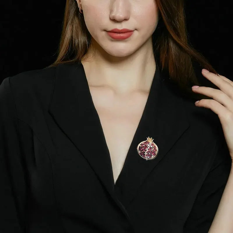Luxury Winter Coat Accessories Corsage Creative Design Red Pomegranate Brooch for Women and Men